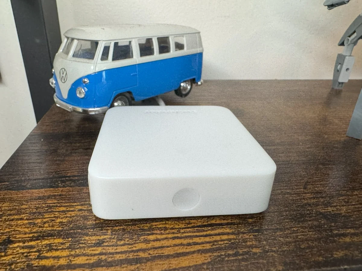 SwitchBot Hub Mini Matter: Bridging Legacy Devices and Smart Home Ecosystems with Universal Connectivity