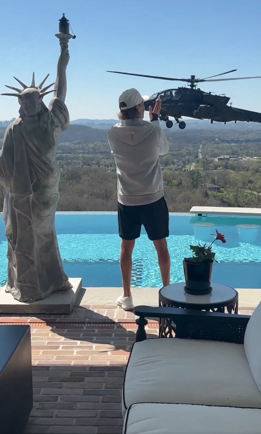“Our tax dollars are used to pay for that”: The U.S. Army launches review after helicopters hover near Kid Rock’s Nashville home