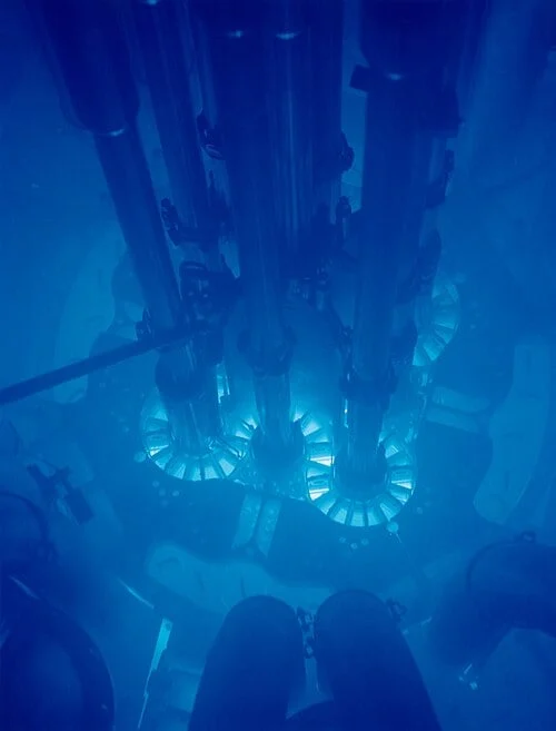 The Discovery and Mechanics of Cherenkov Radiation A Catalyst for Modern Particle Physics and Nuclear Monitoring