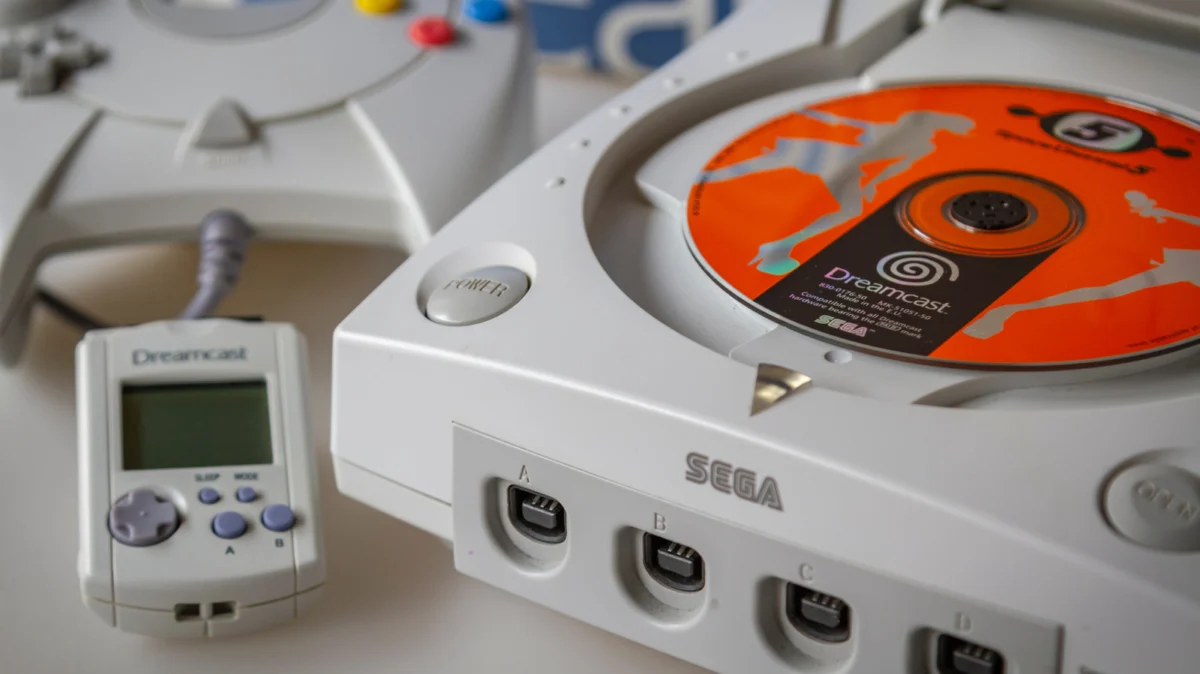 Sega Dreamcast Defies Obsolescence, Continues to Receive New Game Releases Decades After Discontinuation