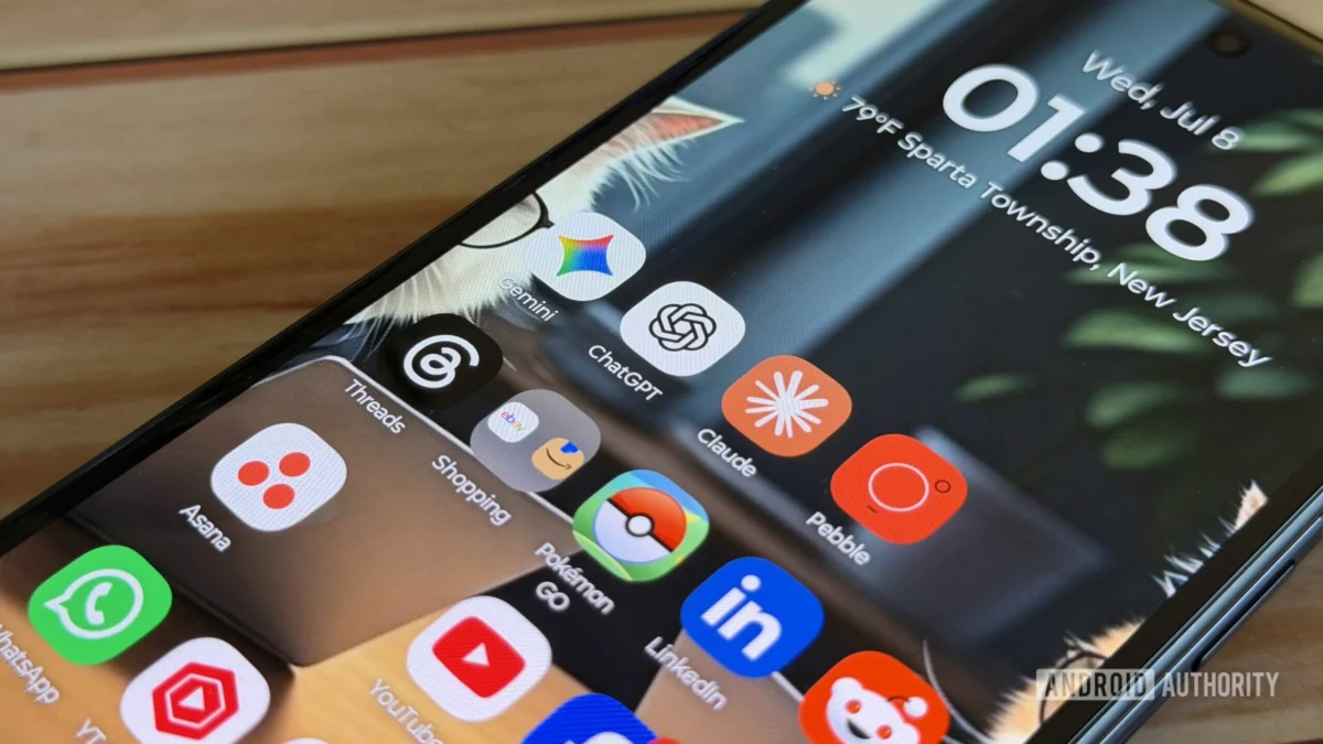 The AI Smartphone Advisor: ChatGPT, Claude, and Gemini Vie for the Crown of Best Buyer’s Guide
