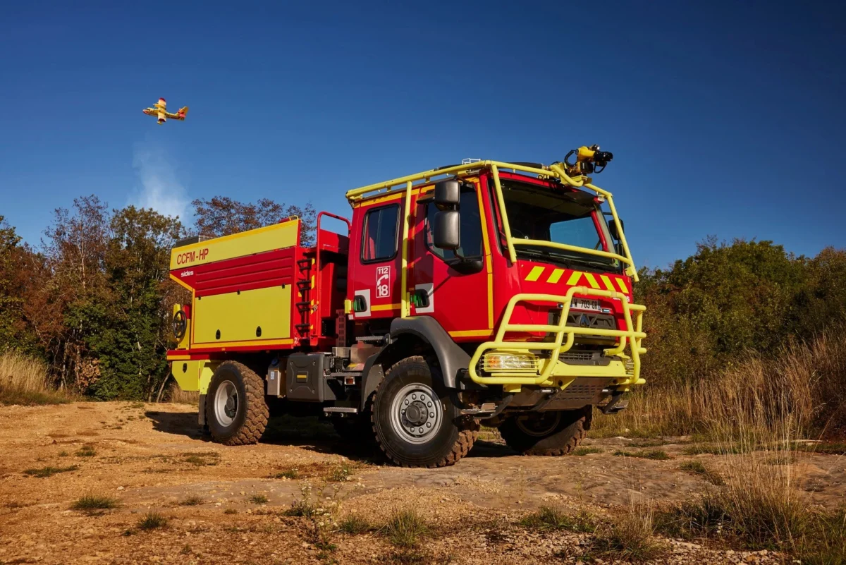L’impact de la clim en bouchon, l’AdBlue chez les pompiers, le solaire sur les rails et Rebirth au bord du gouffre – le Récap’ Survoltés de la semaine
