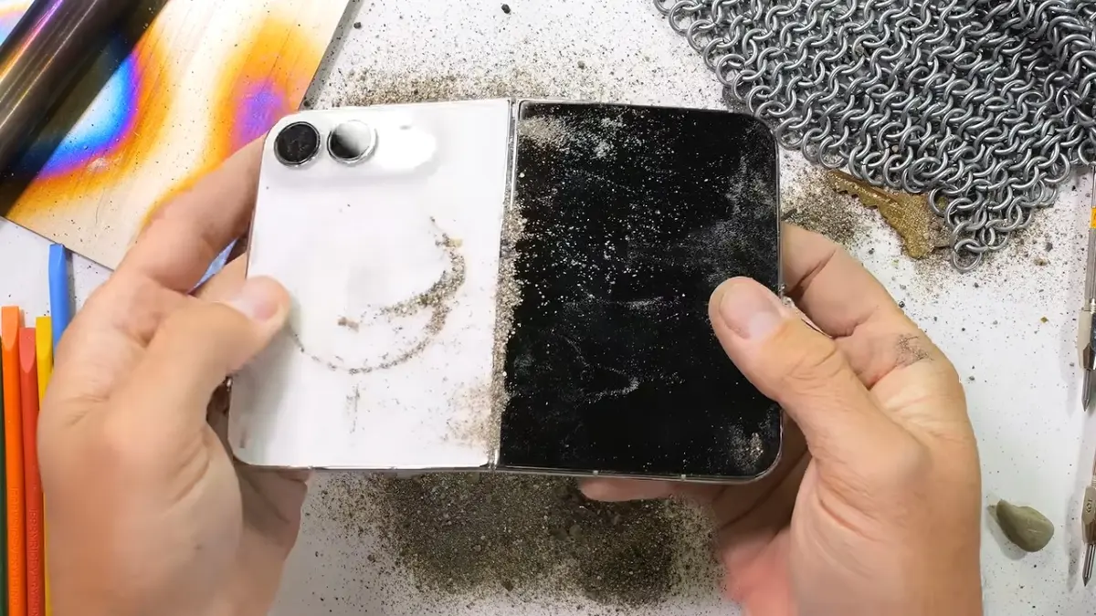 Apple iPhone Duo’s Premium Price Tag Belied by Critical Durability Flaw in Hinge, Raising Questions About IP68 Certification