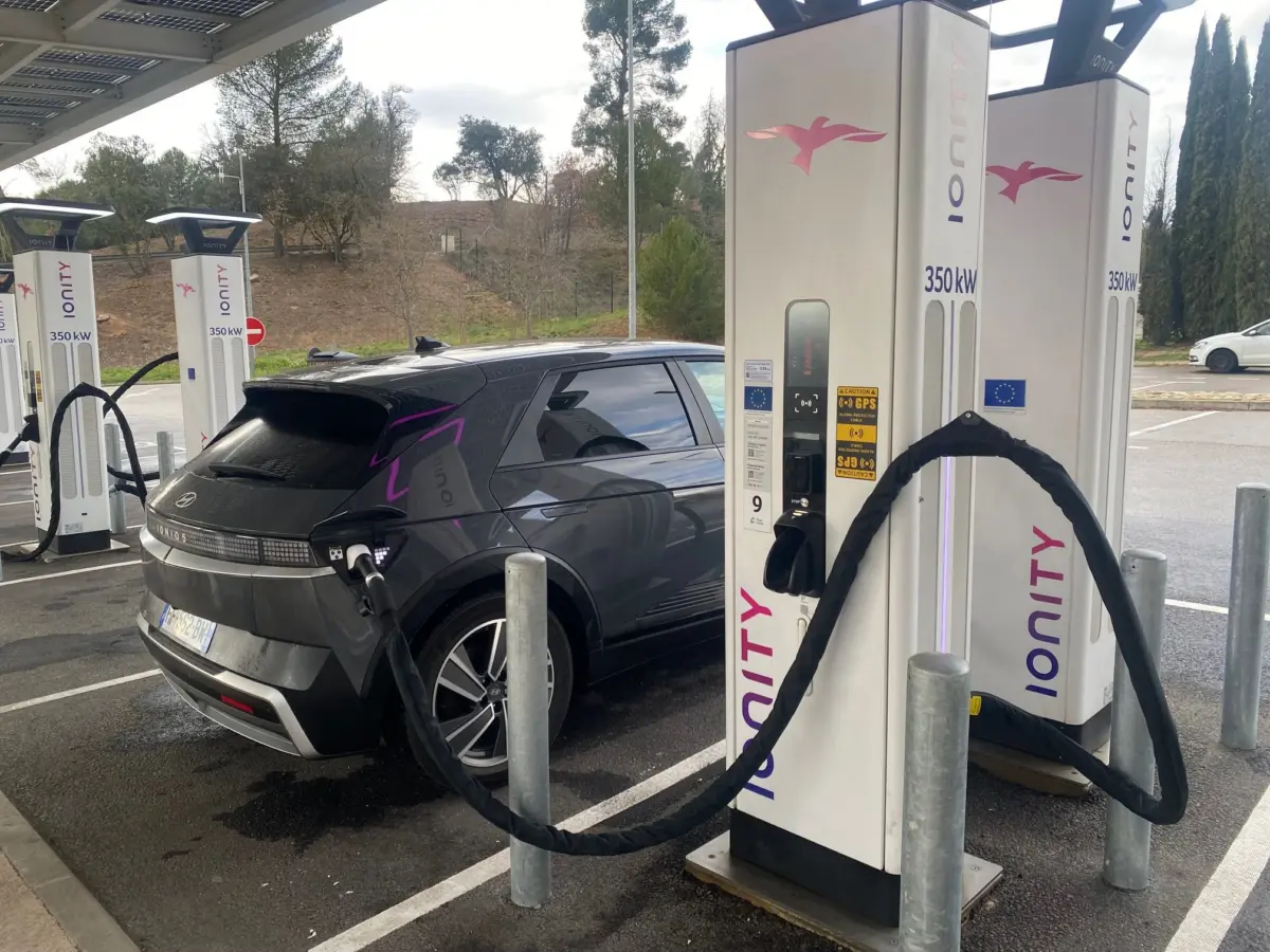 Electric Mobility at a Crossroads: Ionity’s Expansion, SNCF’s New Rules, and the Shifting EV Market Dynamics